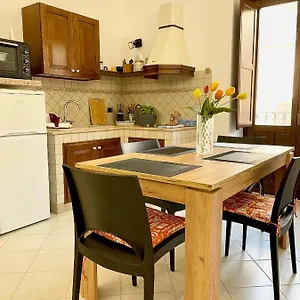 Civico 22 , Trapani Italia